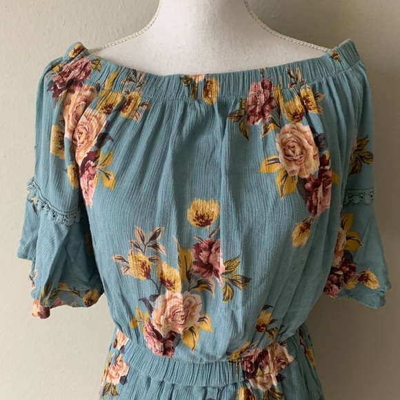 Floral Short Romper - Picture 3 of 8